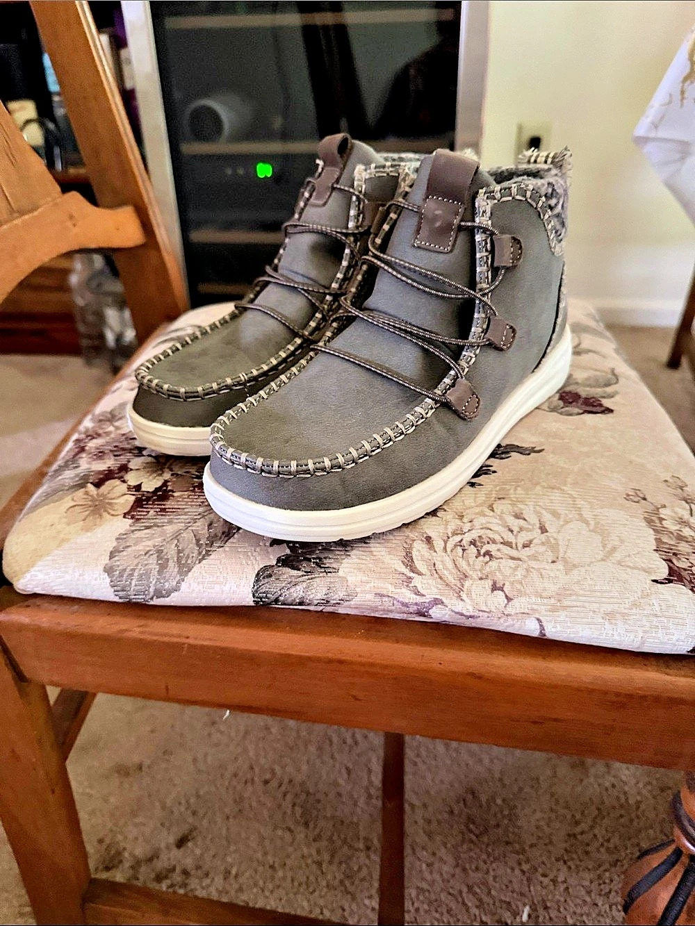 Hey Dude Britt Boot Gray & White Sneakers